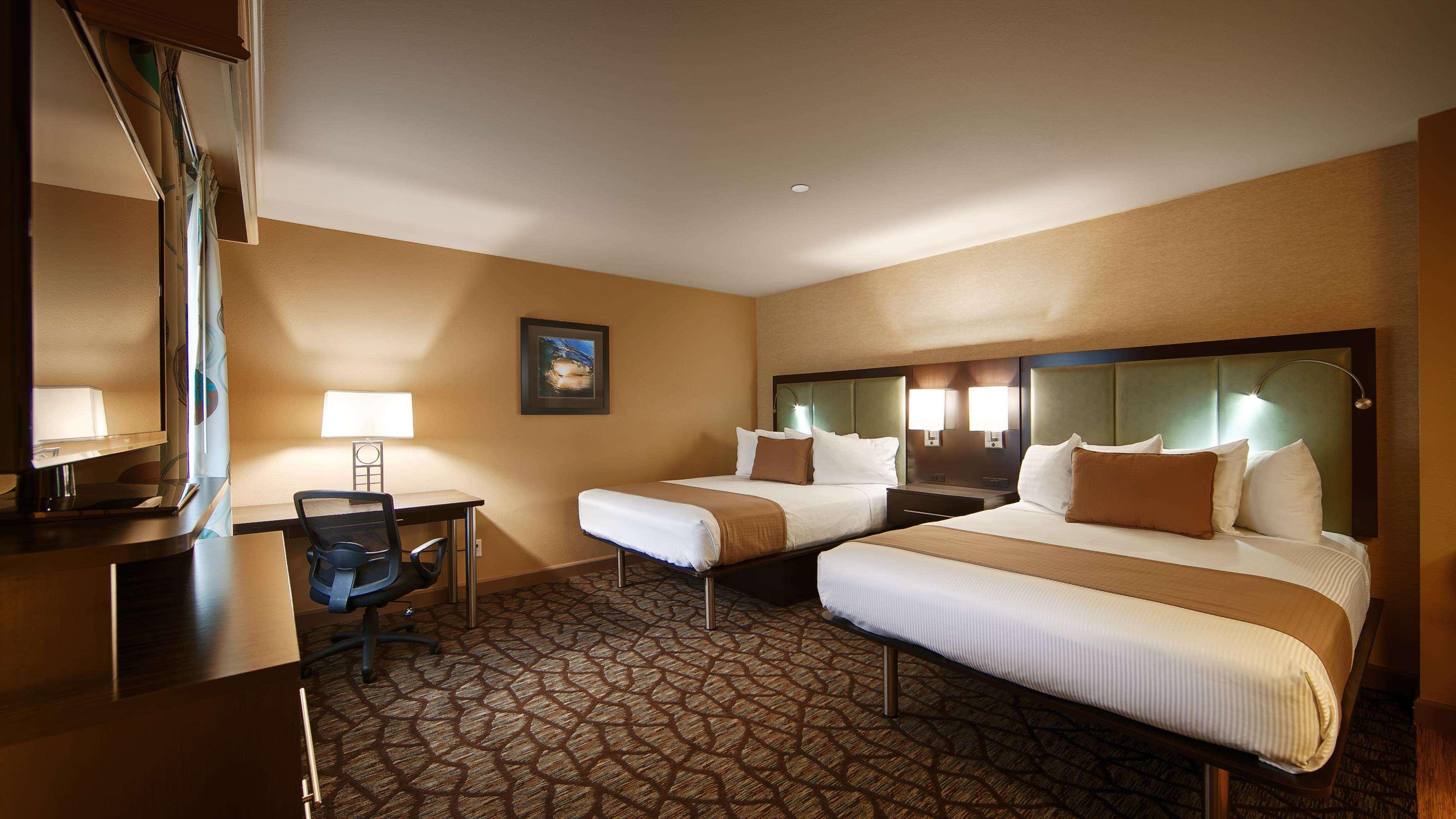 Western Palms Hotel 3*